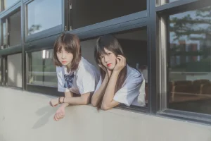 桜桃喵《JK百合1（桜桃喵&疯猫ss）》主题写真：43张全套美图