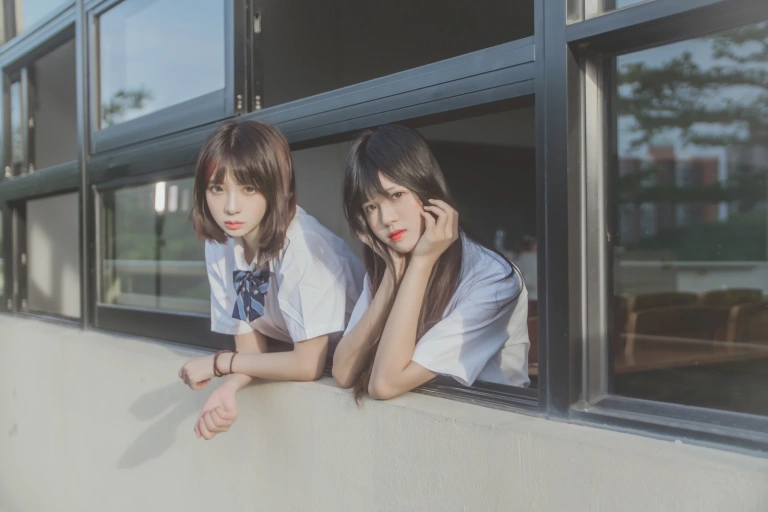 桜桃喵《JK百合1（桜桃喵&疯猫ss）》主题写真：43张全套美图