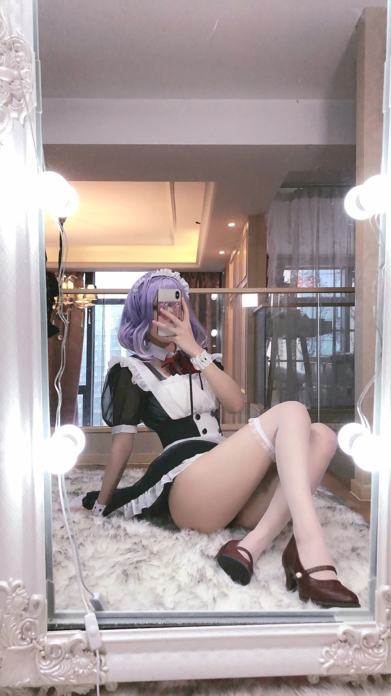 阿包也是兔娘《自拍女仆》主题写真：10张全套美图