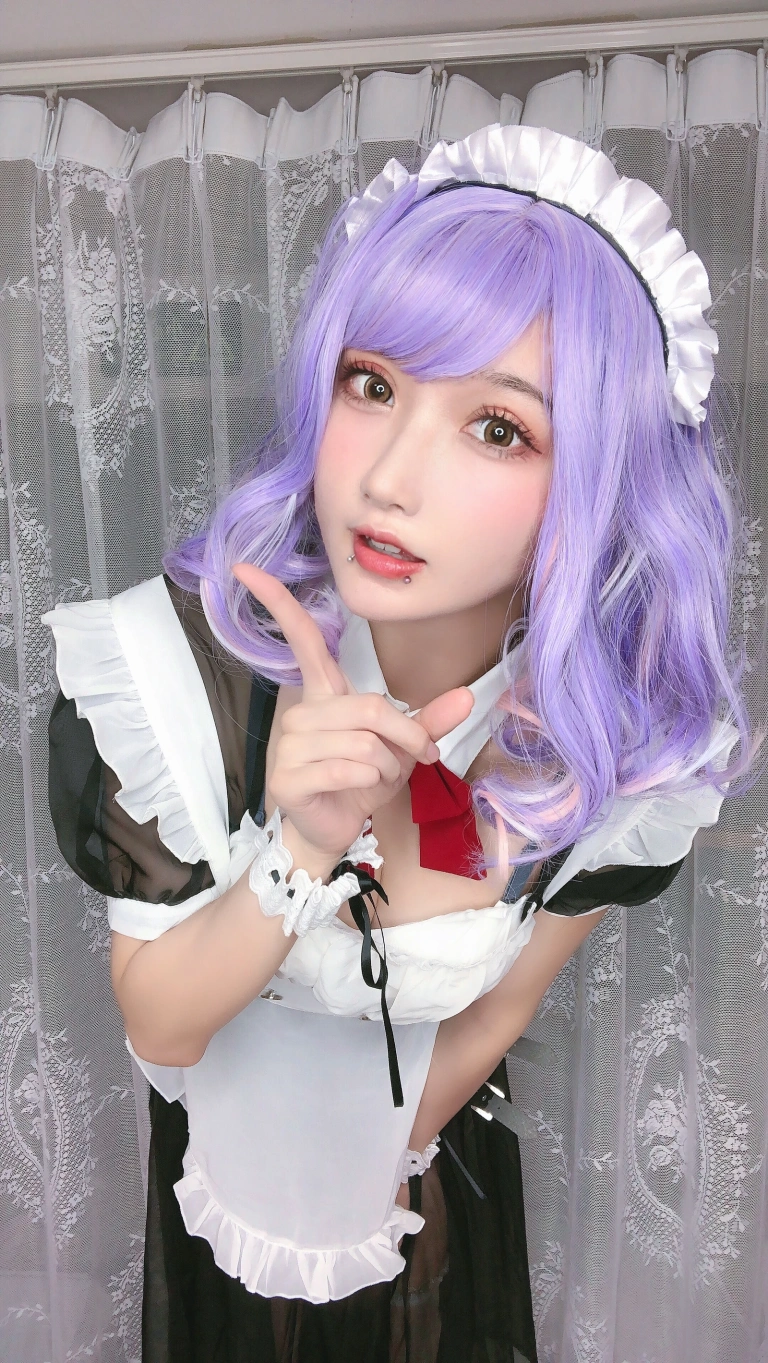 阿包也是兔娘《自拍女仆》主题写真：10张全套美图