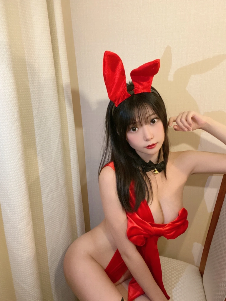 香草喵露露《隐藏图 红色丝带》主题写真：40张全套美图