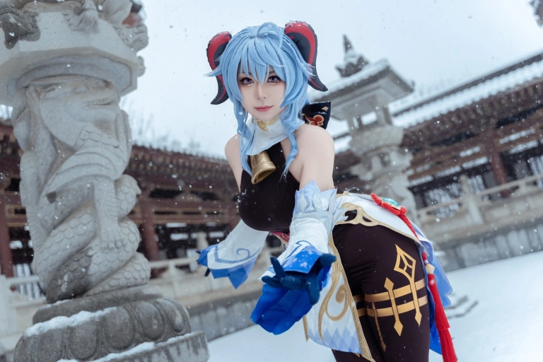 虎森森《雪景甘雨》主题写真：42张全套美图