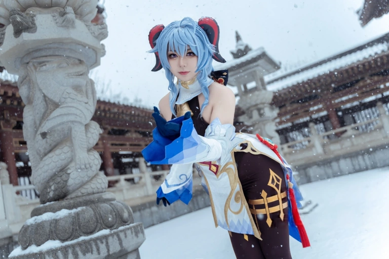 虎森森《雪景甘雨》主题写真：42张全套美图