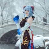 虎森森《雪景甘雨》主题写真：42张全套美图