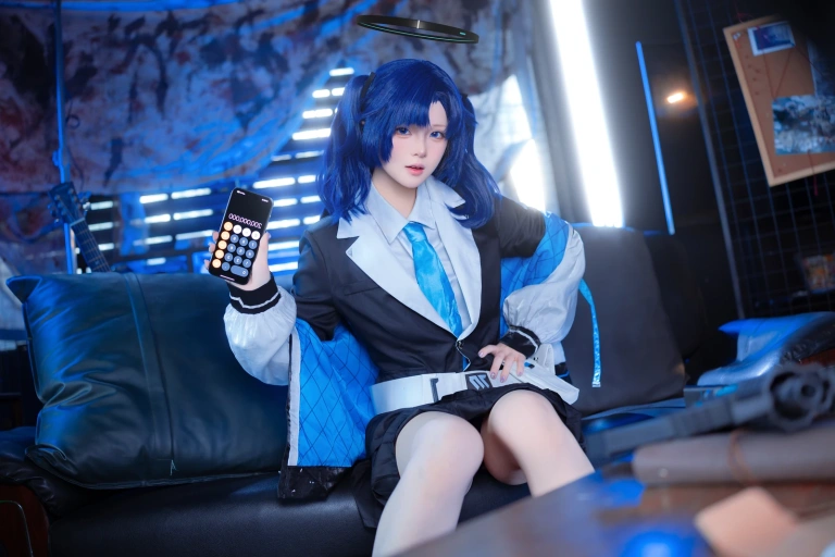 屿鱼《优香》主题写真：45张全套美图