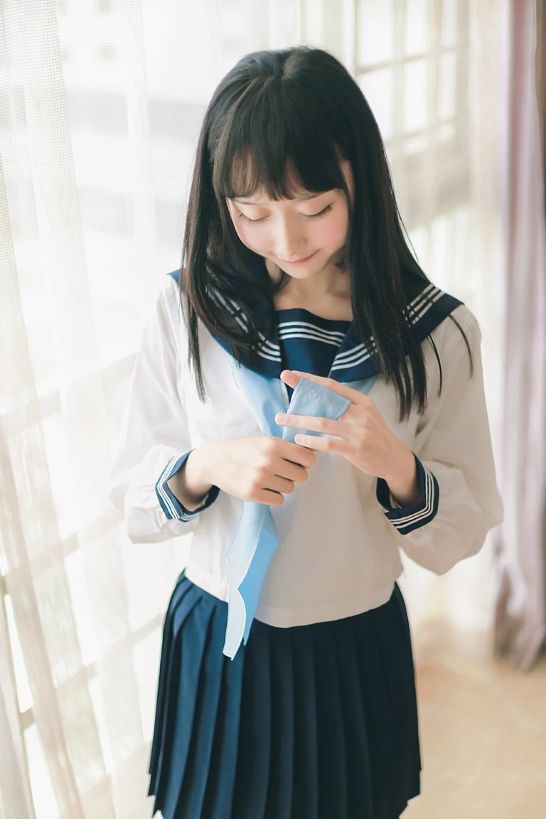 木棉棉《水手服cos大图》主题写真：27张全套美图