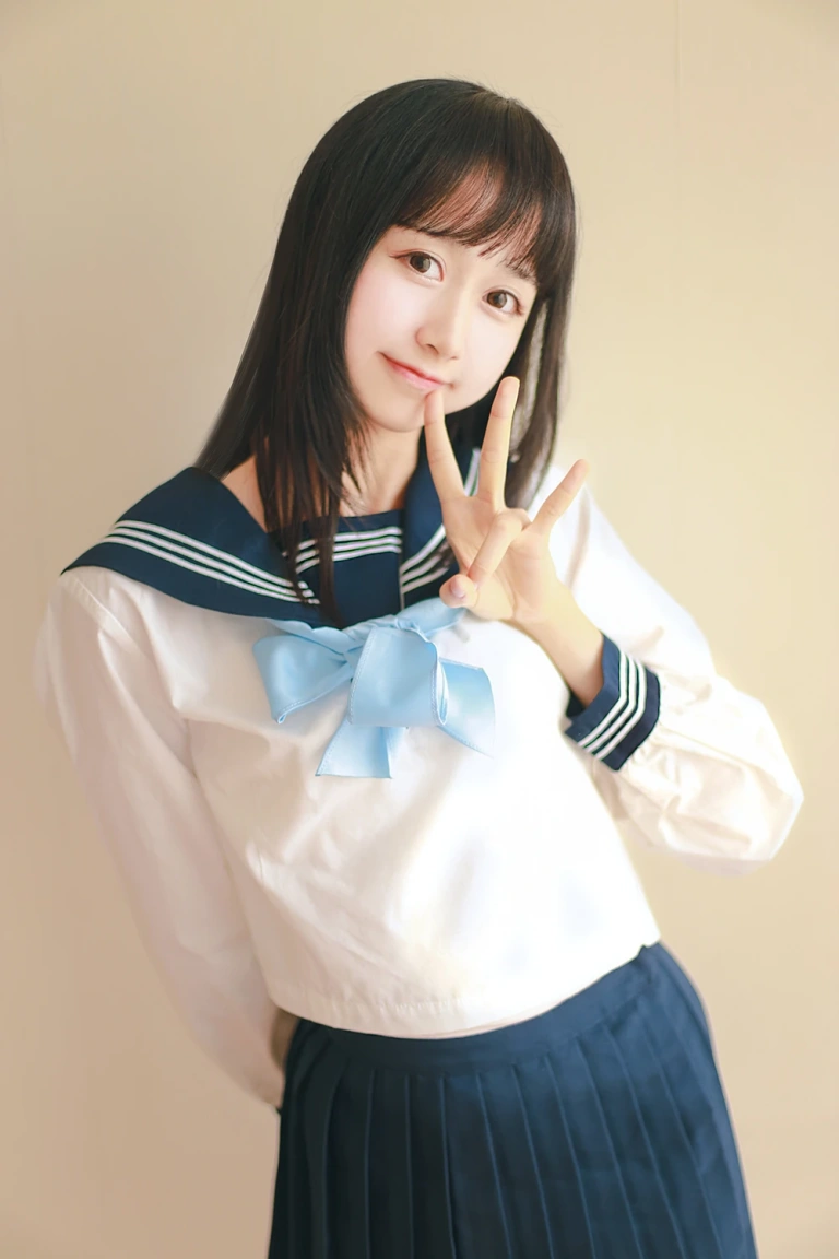 木棉棉《水手服cos大图》主题写真：27张全套美图