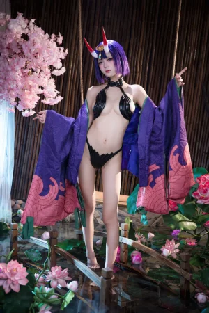 九柒喵《FGO 酒吞满破》主题写真：51张全套美图
