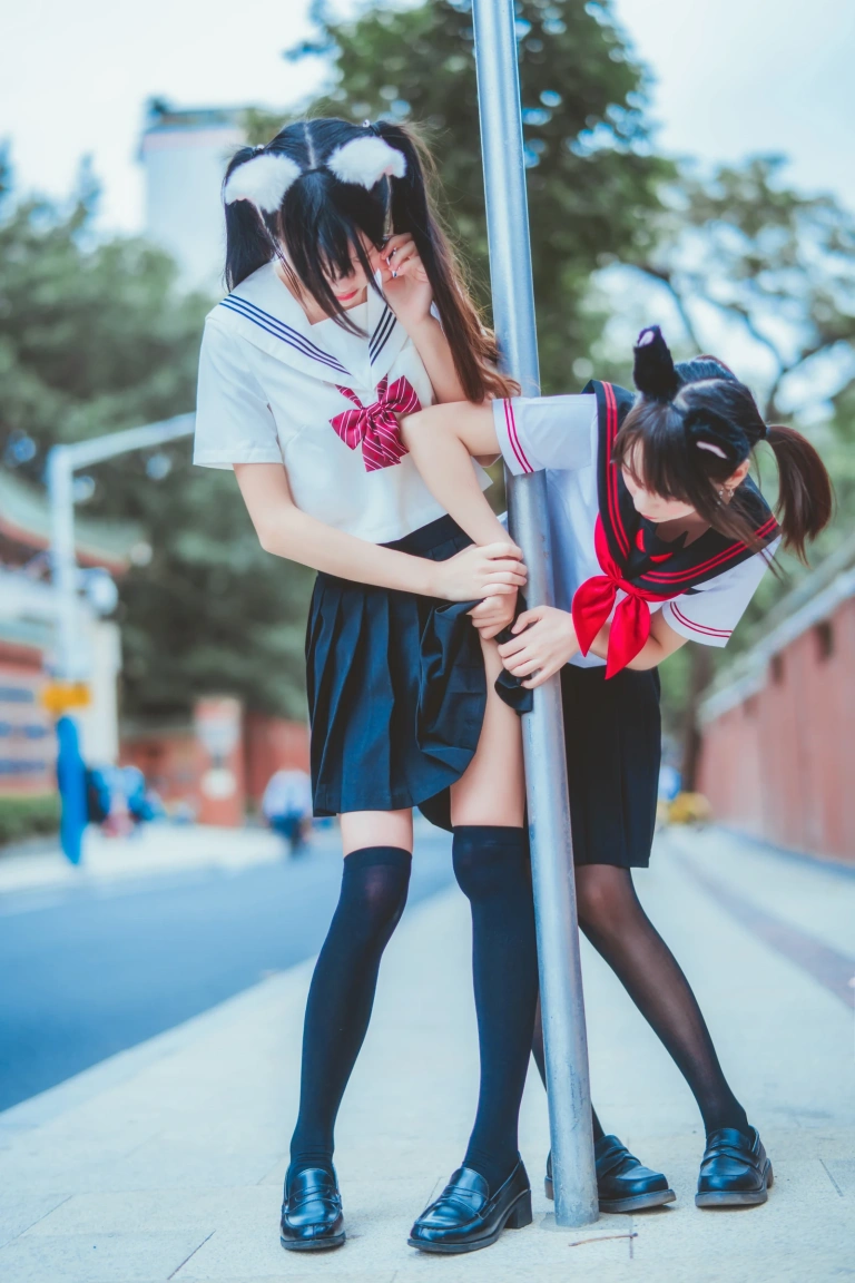 桜桃喵《JK百合2（桜桃喵&疯猫ss）》主题写真：33张全套美图