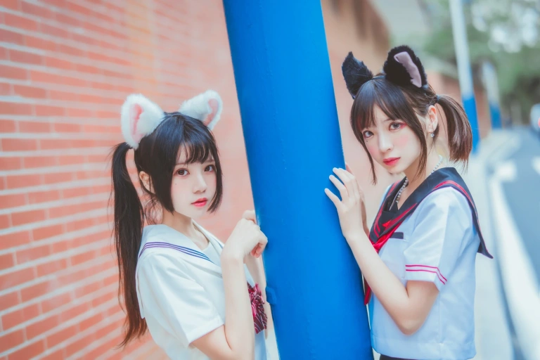 桜桃喵《JK百合2（桜桃喵&疯猫ss）》主题写真：33张全套美图