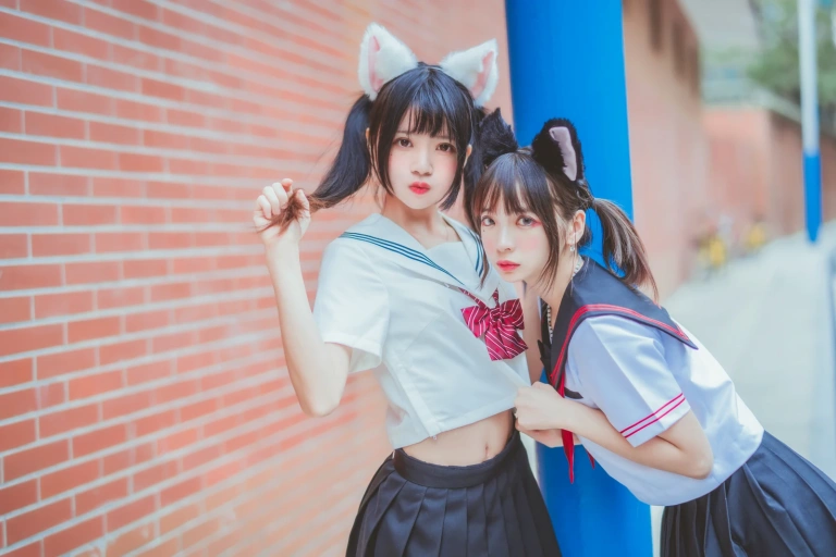 桜桃喵《JK百合2（桜桃喵&疯猫ss）》主题写真：33张全套美图