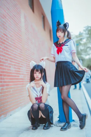 桜桃喵《JK百合2（桜桃喵&疯猫ss）》主题写真：33张全套美图