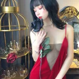 阿包也是兔娘《红丝绒睡衣》主题写真：18张全套美图