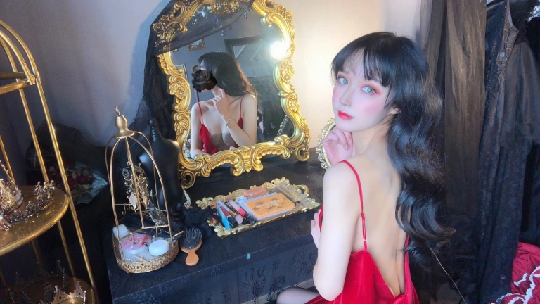 阿包也是兔娘《红丝绒睡衣》主题写真：18张全套美图