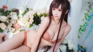 星之迟迟《翠之海》主题写真：20张全套美图