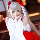 是三不是世《碧蓝航线 可畏巫女》主题写真：21张全套美图