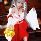 是三不是世《碧蓝航线 可畏巫女》主题写真：21张全套美图