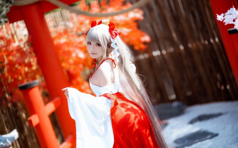 是三不是世《碧蓝航线 可畏巫女》主题写真：21张全套美图