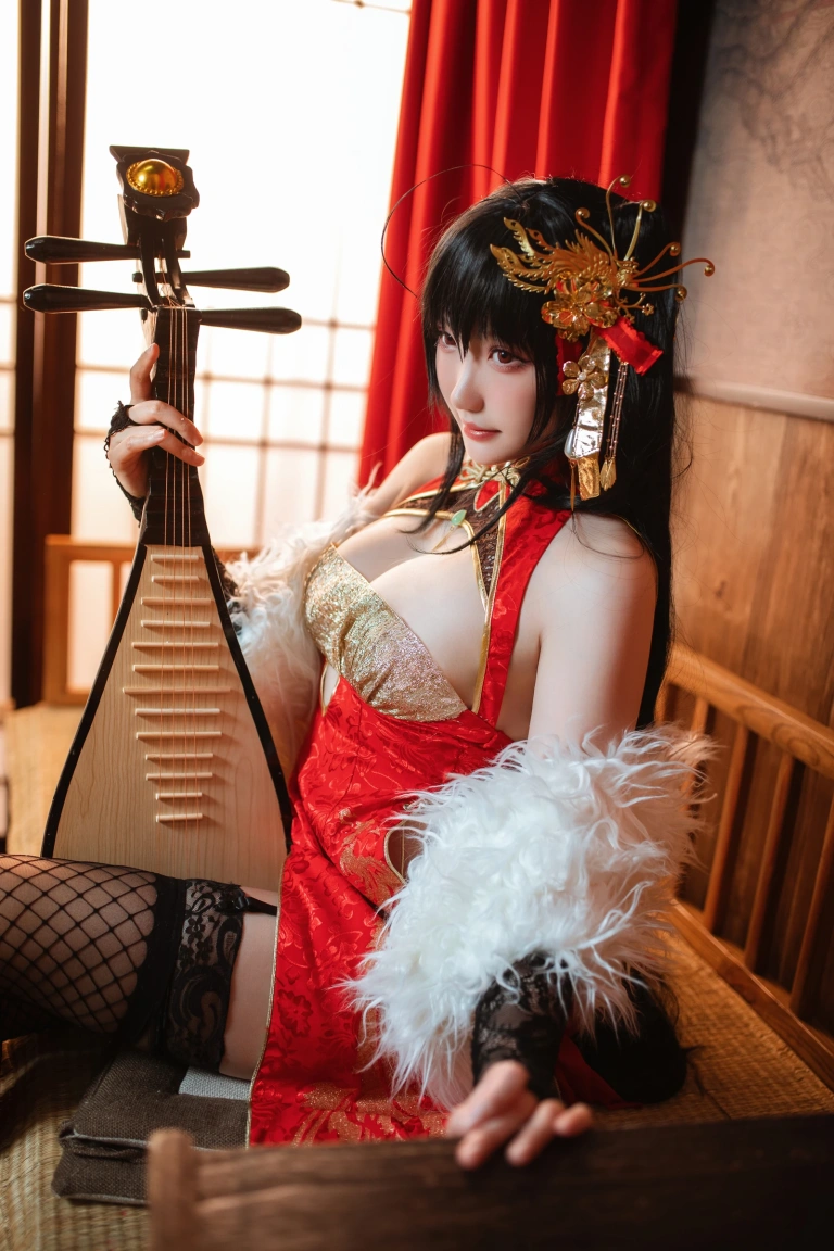 瓜希酱《大凤旗袍》主题写真：22张全套美图
