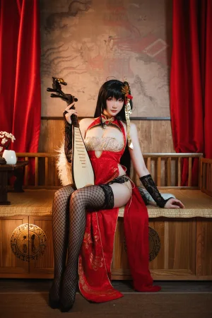 瓜希酱《大凤旗袍》主题写真：22张全套美图
