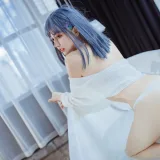 过期米线线喵《浴缸》主题写真：23张全套美图