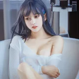 过期米线线喵《浴缸》主题写真：23张全套美图