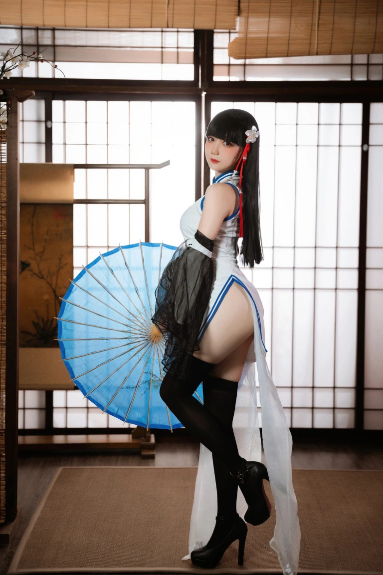 焖焖碳《碧蓝航线 逸仙旗袍》主题写真：23张全套美图