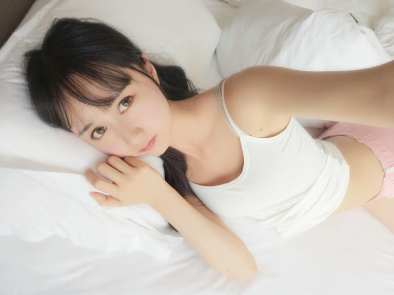 木棉棉《白色背心》主题写真：31张全套美图，含1个视频