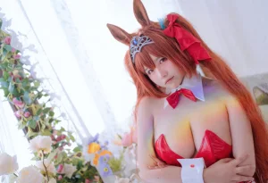 阿半今天很开心《赛马娘 大和赤骥兔女郎》主题写真：35张全套美图