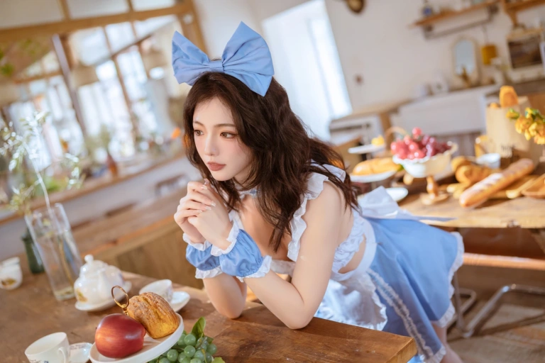 桃良阿宅《女仆的小憩》主题写真：52张全套美图