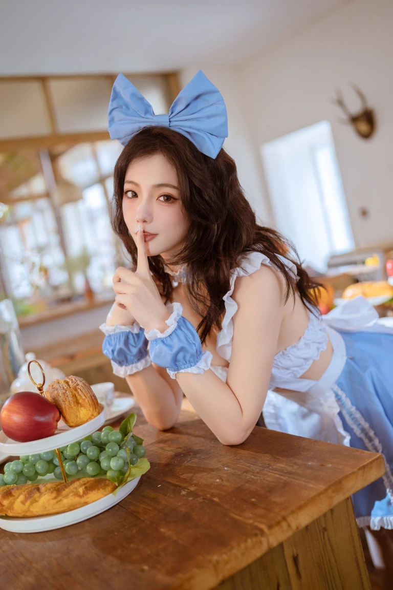 桃良阿宅《女仆的小憩》主题写真：52张全套美图