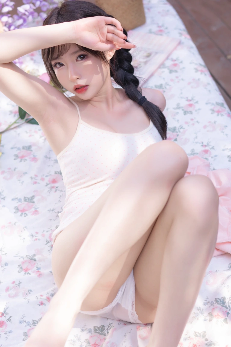 清水由乃《麻花少女》主题写真：70张全套美图
