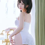 日奈娇(椎名莜)《湿身小白裙》主题写真：97张全套美图