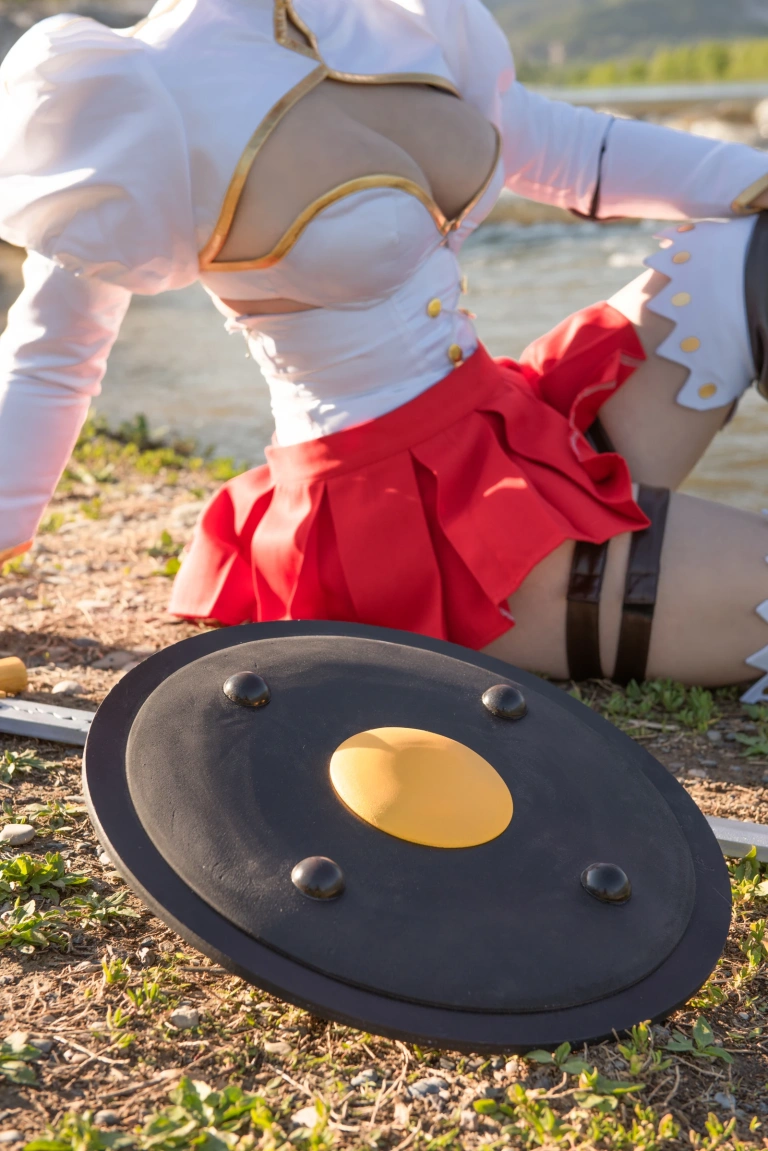 皮皮奶《布狄卡cos》主题写真：14张全套美图