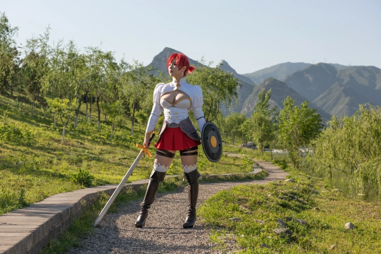 皮皮奶《布狄卡cos》主题写真：14张全套美图