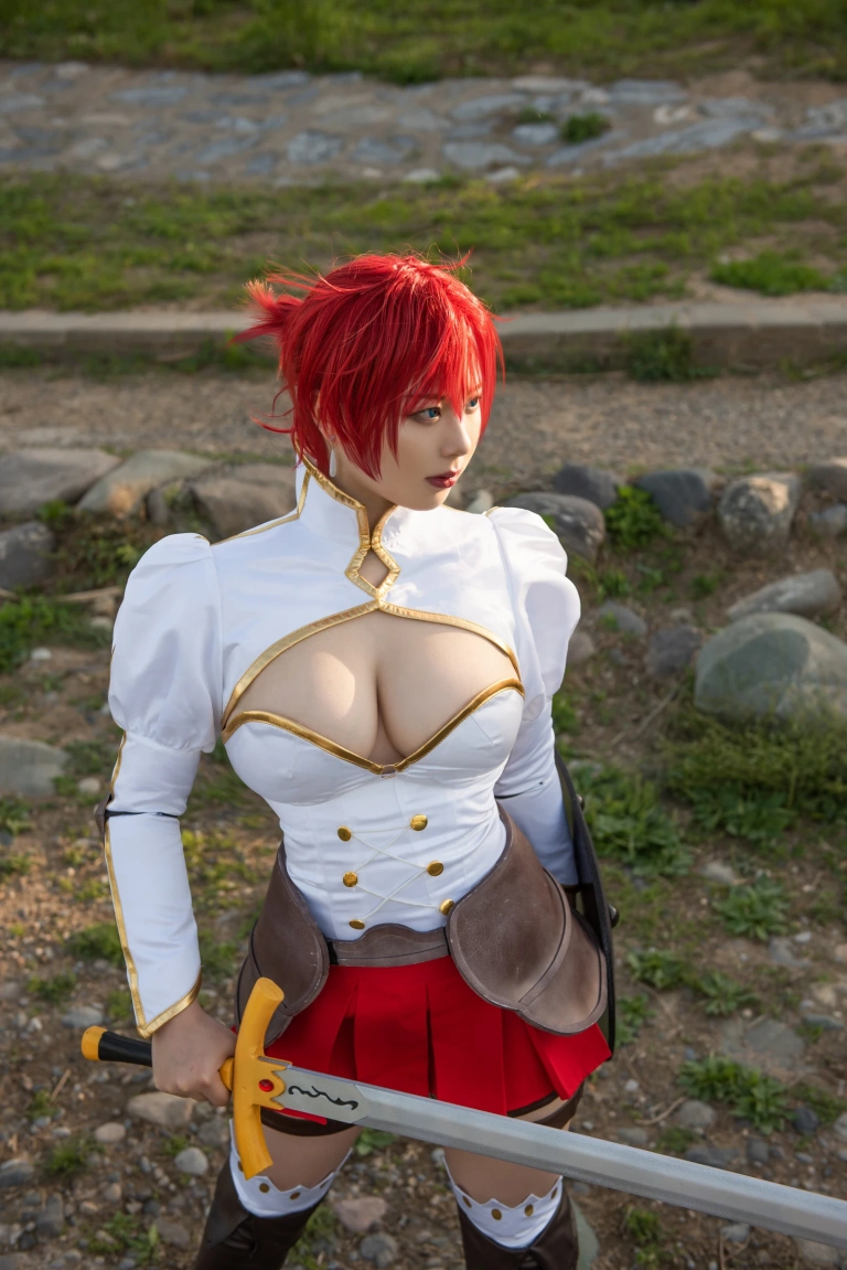 皮皮奶《布狄卡cos》主题写真：14张全套美图