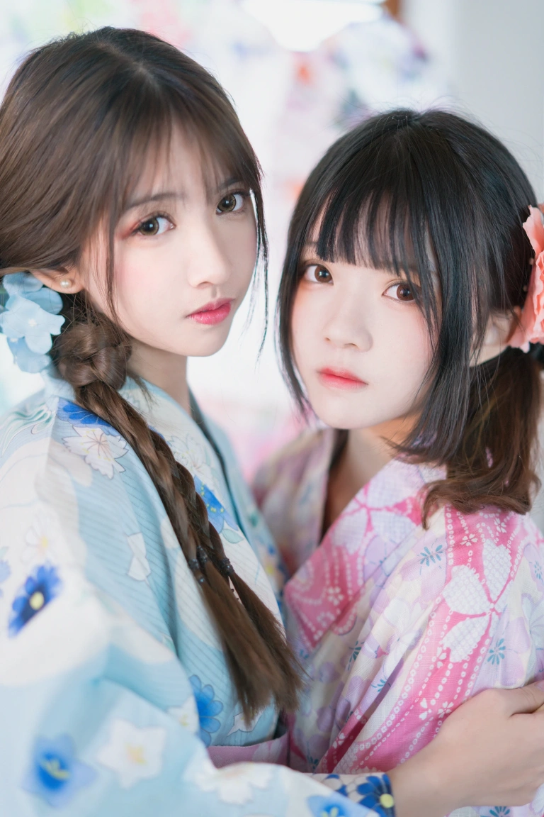 桜桃喵《JK百合3（桜桃喵&鳗鱼霏子）》主题写真：41张全套美图