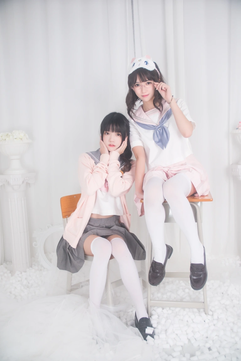 桜桃喵《JK百合3（桜桃喵&鳗鱼霏子）》主题写真：41张全套美图