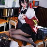 是一只熊仔《大凤JK》主题写真：50张全套美图
