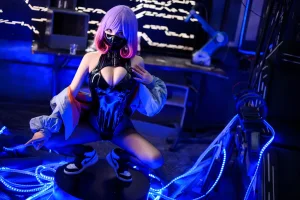 抱走莫子《LUNA》主题写真：50张全套美图，含1个视频