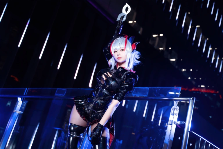 虎森森《明日方舟 怪盗W》主题写真：30张全套美图