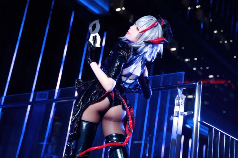 虎森森《明日方舟 怪盗W》主题写真：30张全套美图
