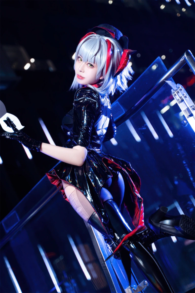 虎森森《明日方舟 怪盗W》主题写真：30张全套美图