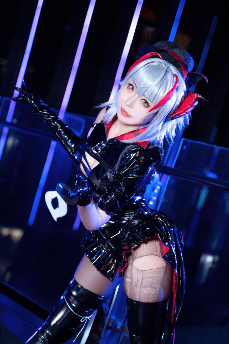 虎森森《明日方舟 怪盗W》主题写真：30张全套美图