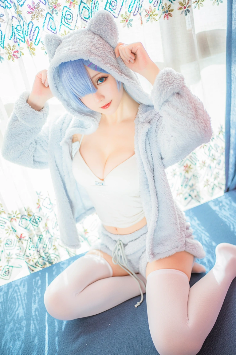 星之迟迟《蕾姆猫娘睡衣》主题写真：14张全套美图