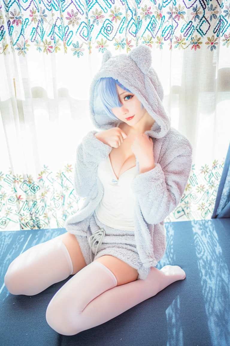 星之迟迟《蕾姆猫娘睡衣》主题写真：14张全套美图