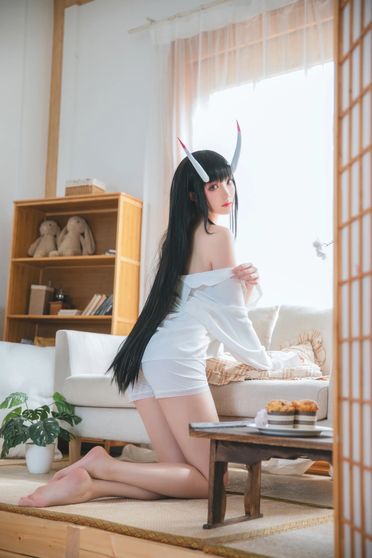 瓜希酱《能代衬衣》主题写真：23张全套美图