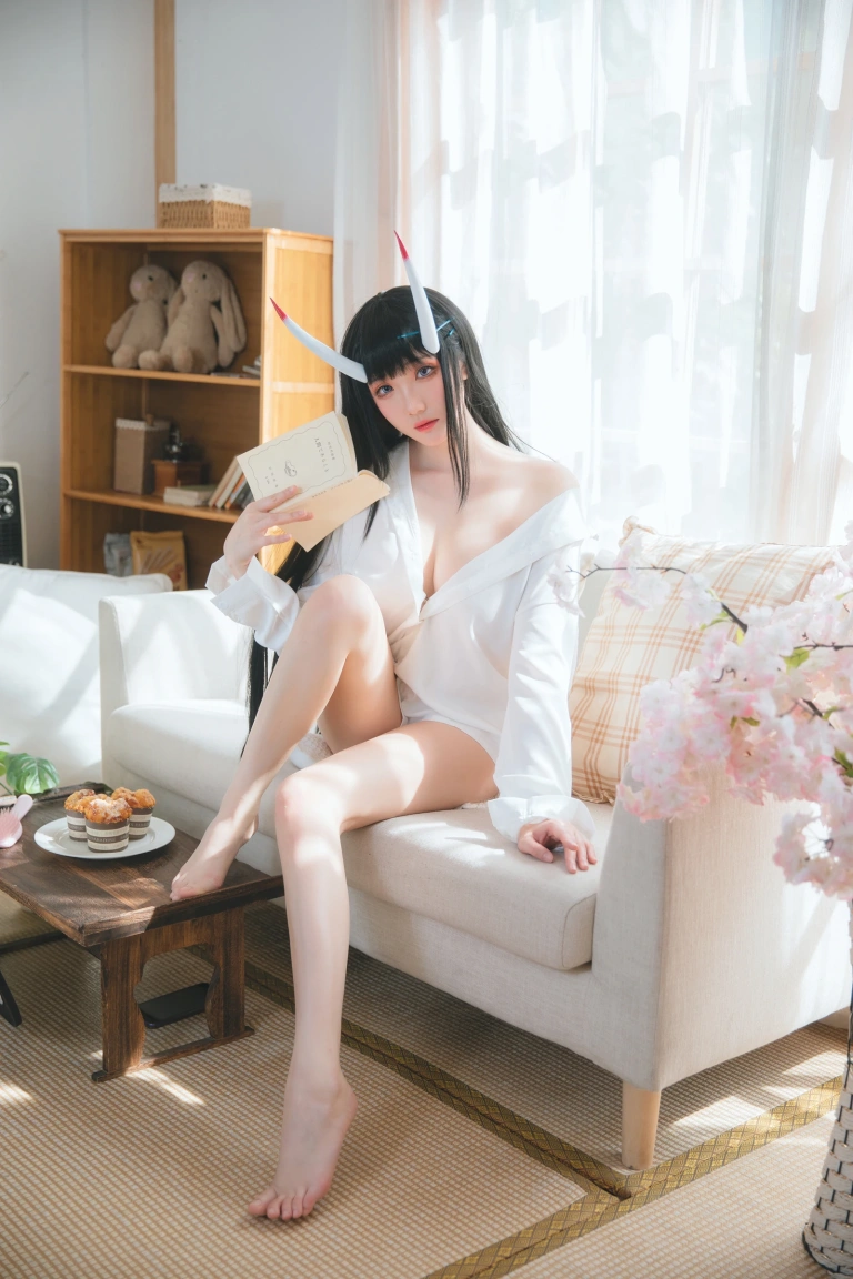 瓜希酱《能代衬衣》主题写真：23张全套美图