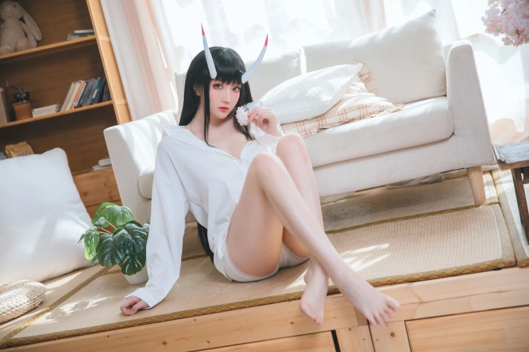 瓜希酱《能代衬衣》主题写真：23张全套美图