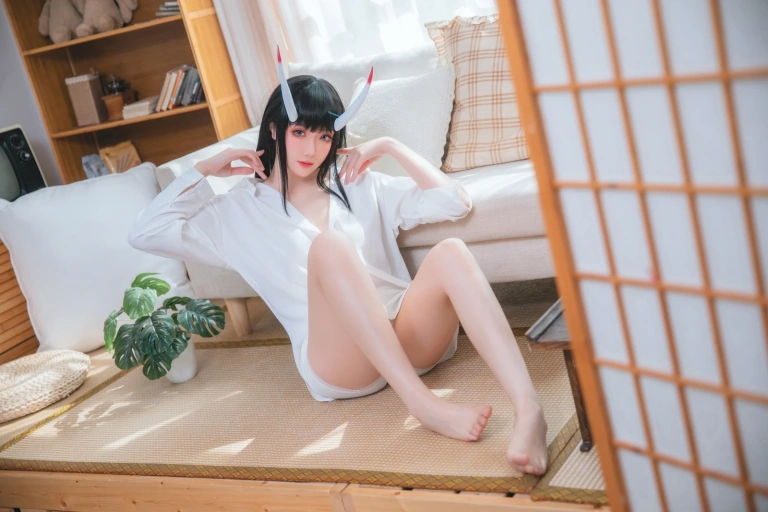 瓜希酱《能代衬衣》主题写真：23张全套美图